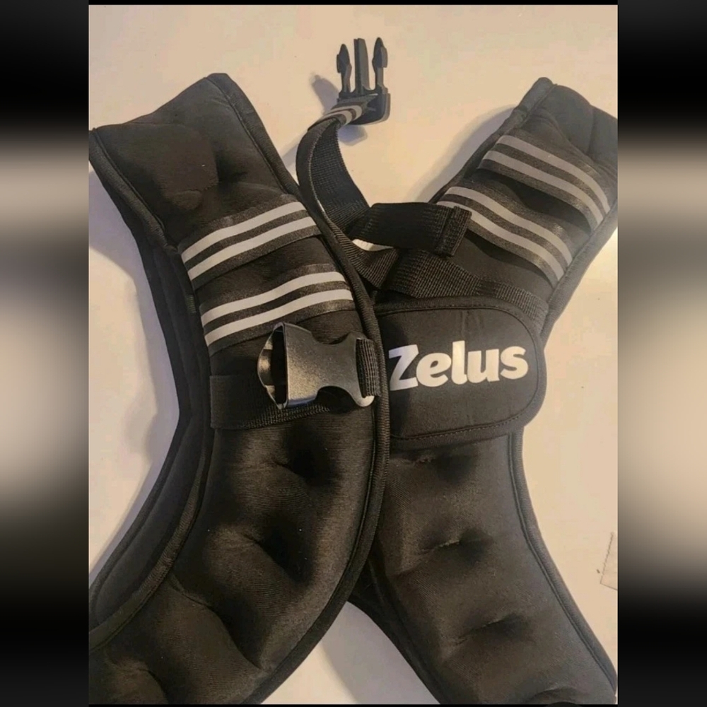 ZELUS Weighted Vest 8 lb Weight Vest Reflective Stripe Black Single Front Strap